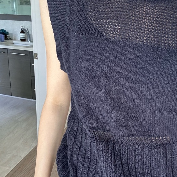 Cos navy sweater vest - Picture 4 of 5